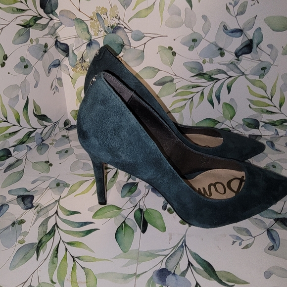 Sam Edelman Suede Green Heels - Picture 6 of 10